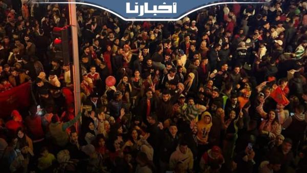 الجماهير القنيطرية تشعل شوارع المدينة احتفالا بتأهل الأسود
